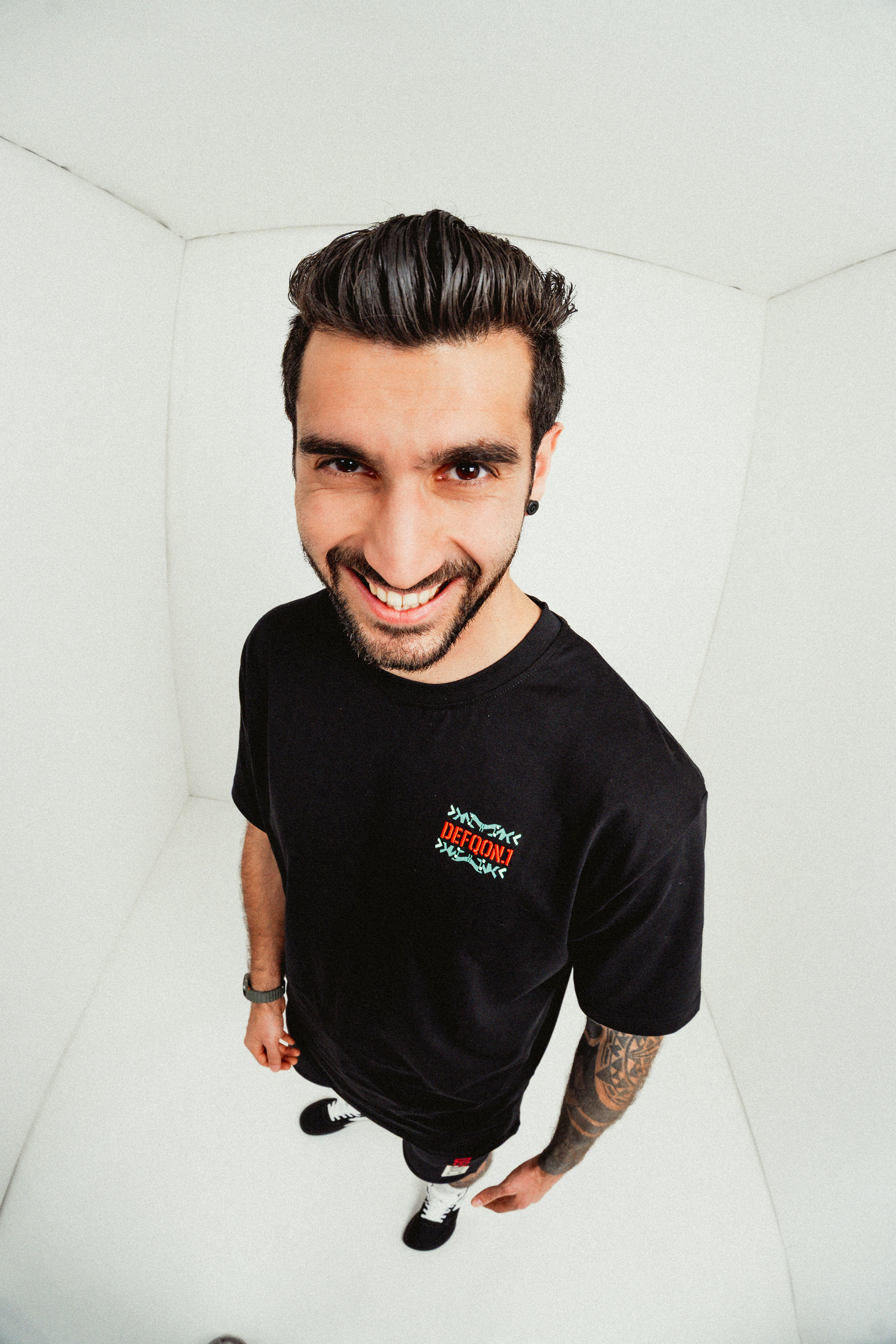 T-shirt & tops image