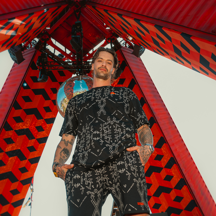 Defqon.1 all over black Loose T-shirt